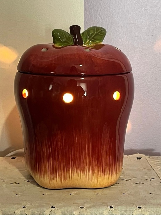 Scentsy Other - Scentsy Retired 2010 Big Red Apple Full Size Warmer & Wax Bar NIB